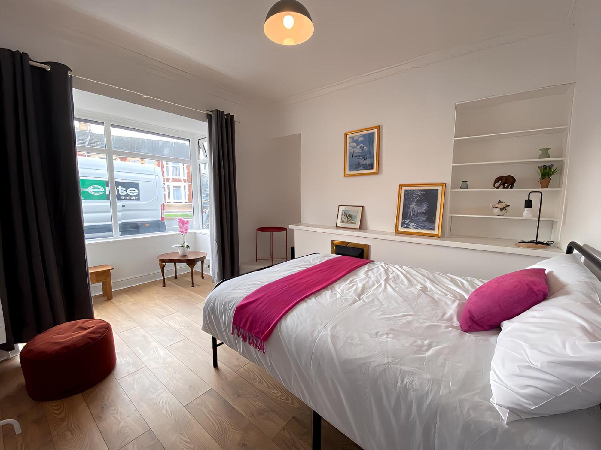 4-Bedroom Home - Perfect For Those Working In Bridgend - By Tailored Accommodation Ngoại thất bức ảnh