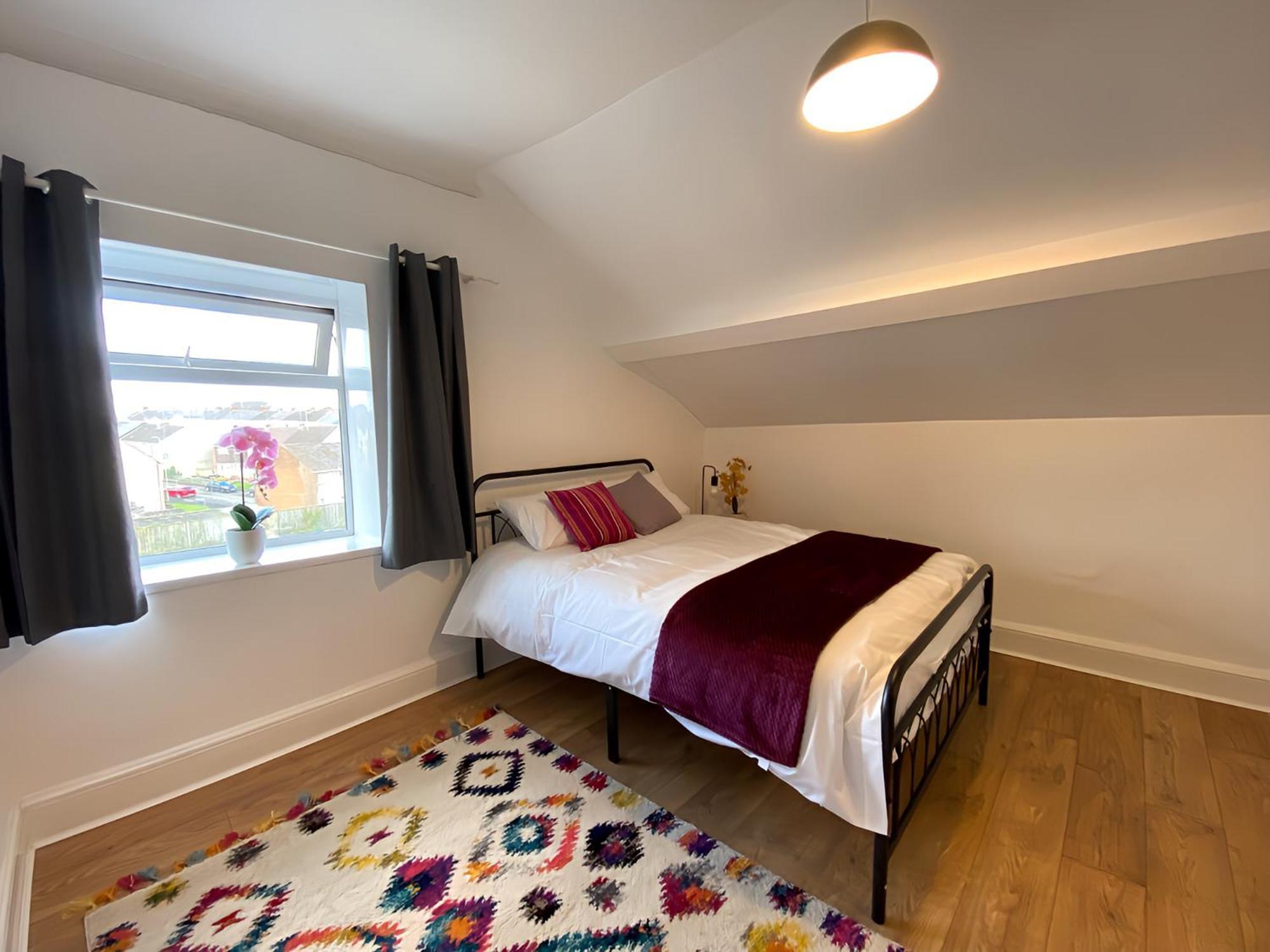 4-Bedroom Home - Perfect For Those Working In Bridgend - By Tailored Accommodation Ngoại thất bức ảnh